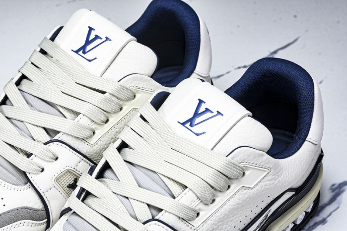 LOU1VTON SNEAKER