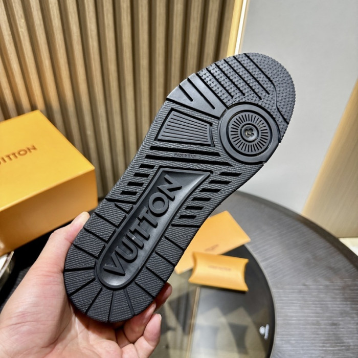 LOU1VTON SNEAKER