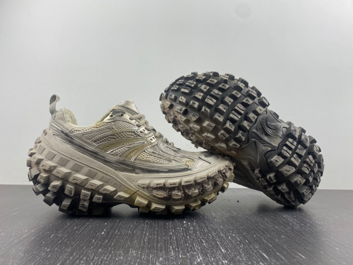 blc* defender sneaker