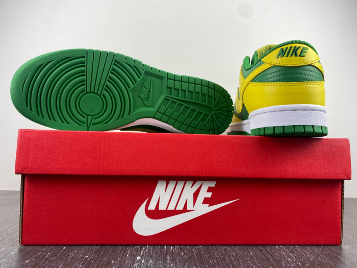 nike dunk low “reverse brazil” dv0833-300