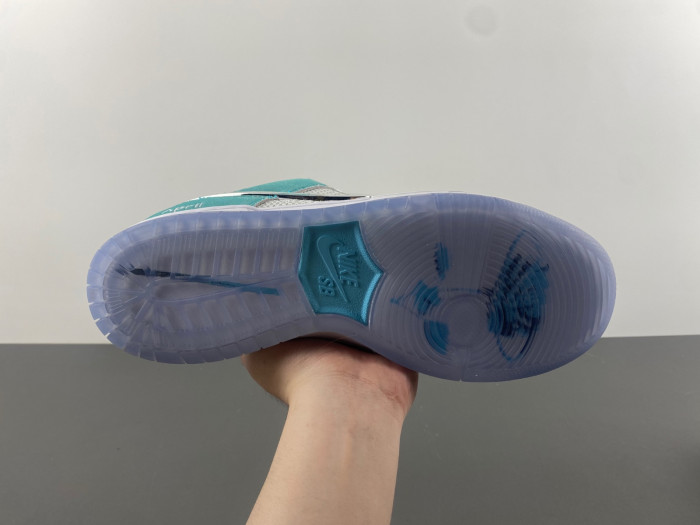 nike sb dunk low april skateboards fd2562-400