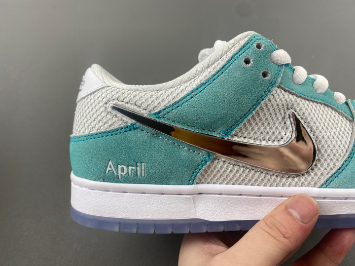 nike sb dunk low april skateboards fd2562-400