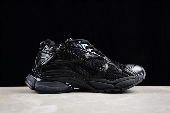 blcg runner sneaker (all black)