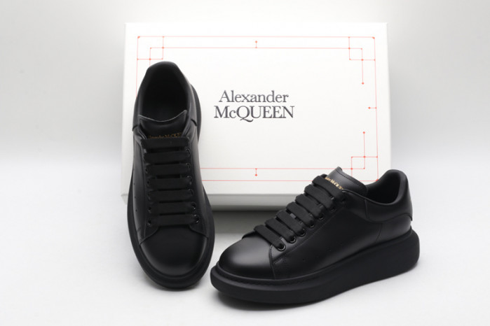 Mcqv*en oversized sneaker