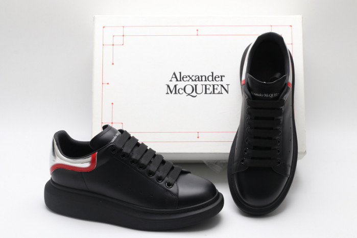 Mcqv*en oversized sneaker