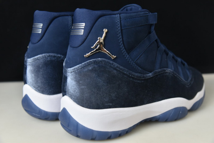 air jordan 11 velvet “midnight navy” ar0715-441
